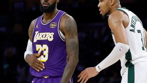 【揭秘】碰撞奇观：状态迥异数据相遇，趋势风云变幻！